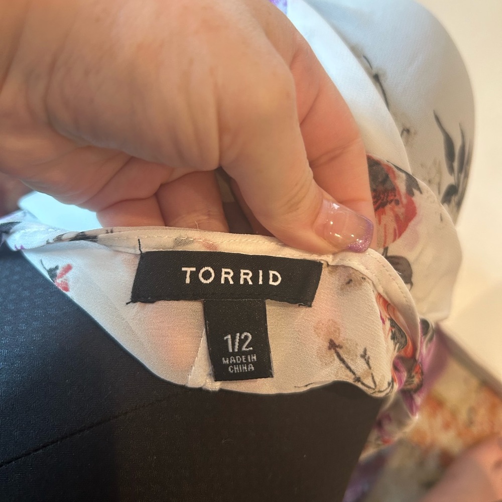 Torrid coffin circle sleeve kimono floral print white purple blue black pink - Picture 12 of 13